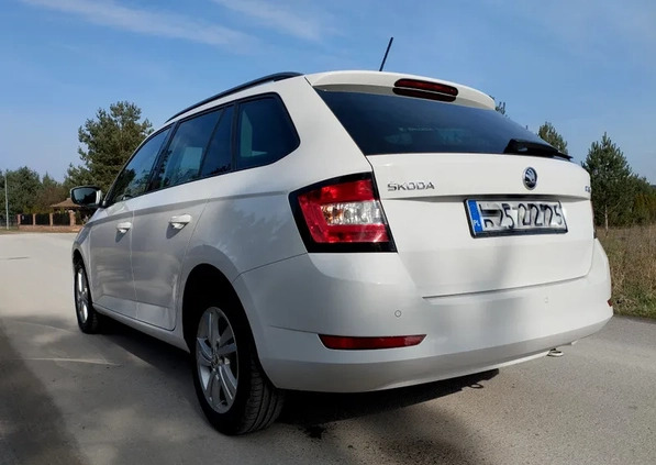 Skoda Fabia cena 23900 przebieg: 199000, rok produkcji 2019 z Oświęcim małe 154
